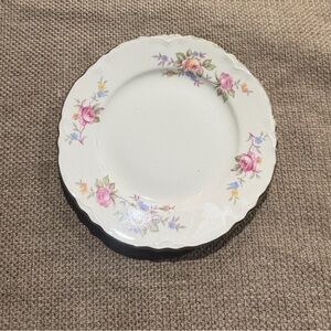 EUC Homer Laughlin China. Cashmere Dessert plate set of 7.